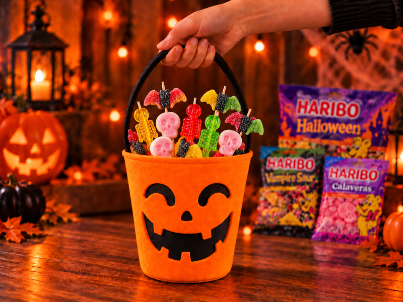 Como fazer espetinhos de doces em formato de chupeta para o Halloween